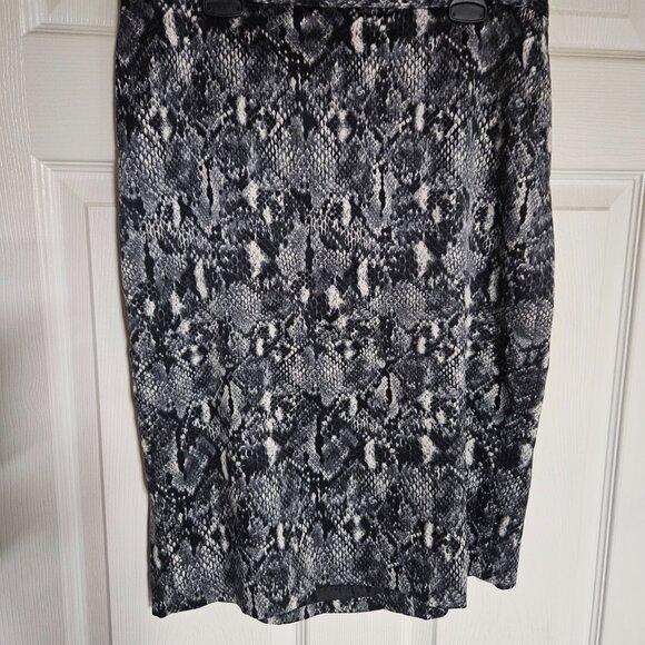Jacket and skirt - snake skin print - Picture 6 of 11
